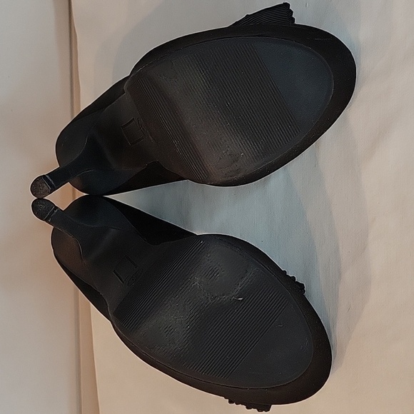 JUSTFAB Jessica Paster size 7 black platform heels with sequined bow - Picture 6 of 7